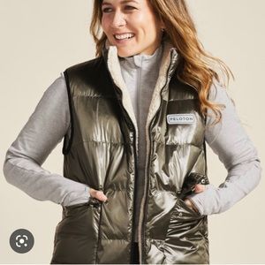 NWT Peloton reversible Sherpa puffy vest, L